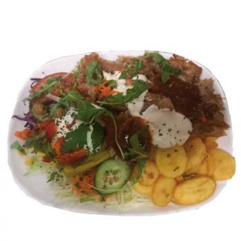 Dönerteller mit Bratkartoffeln & Salat