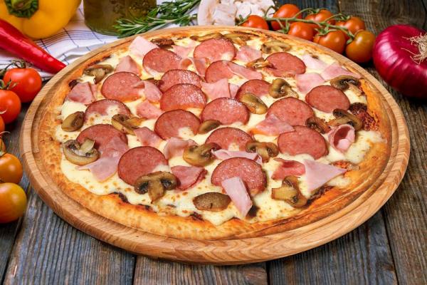 Pizza Salame e Funghi bestellen | Salami & Pilze