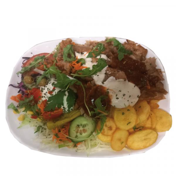 Dönerteller mit Bratkartoffeln & Salat